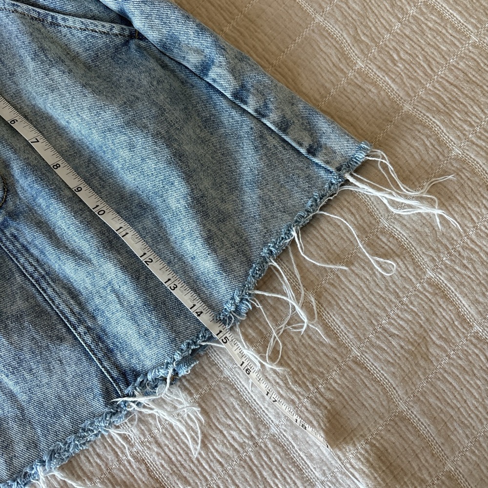 Pacsun Mini Light Wash Jean Skirt with Pockets Size 26 Length 15in - Picture 7 of 7